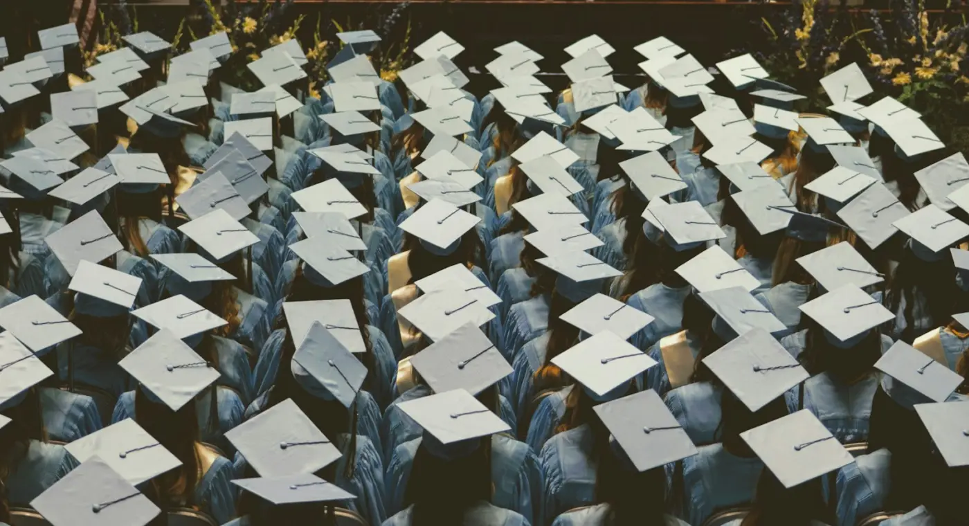 Estudantes universitários de capa e batina