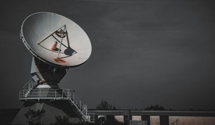 Câmara italiana da missão BepiColombo tira a primeira imagem a caminho de Mercúrio