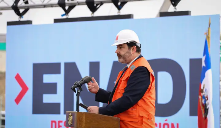 Presidente e autoridades no lançamento da ENADI 2026 no Chile