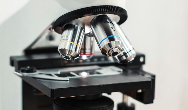 Les laboratoires de l’EPFL peuvent désormais mesurer leurs émissions de CO₂