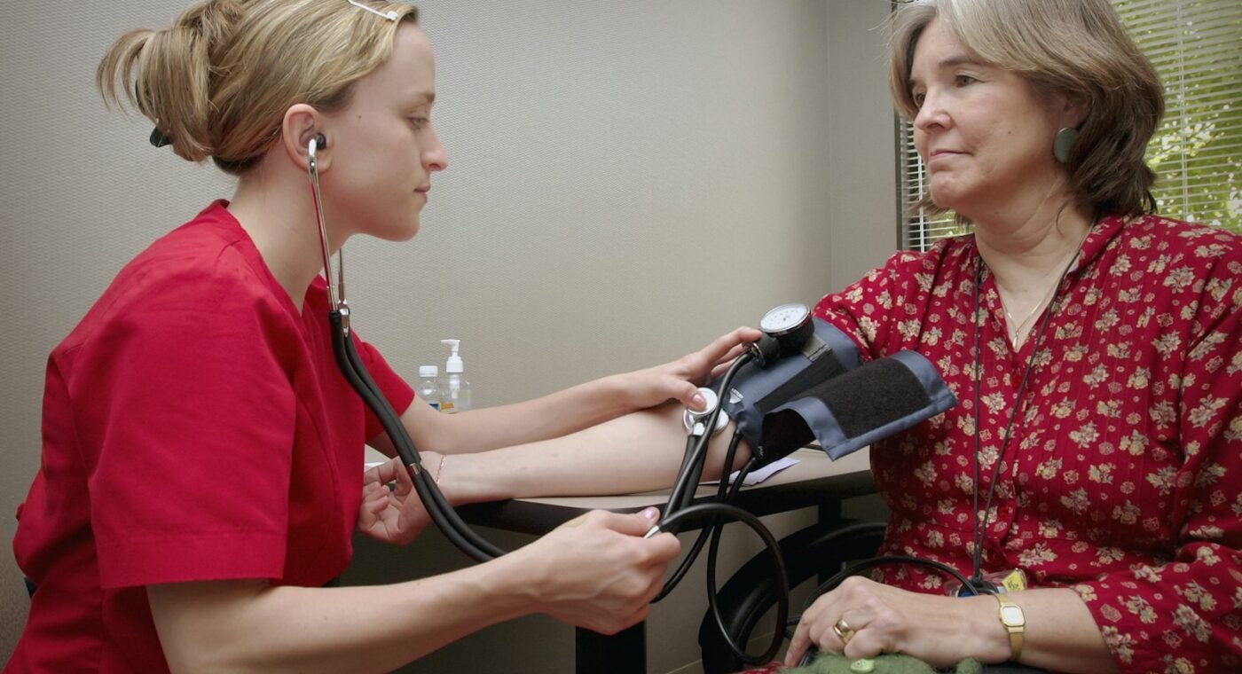 Une foire de la santé offre consultations et dépistages gratuits au quartier de Tira-Chapéu, à Praia