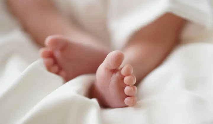 Ovarian tissue frozen for 23 years leads to the birth of a baby