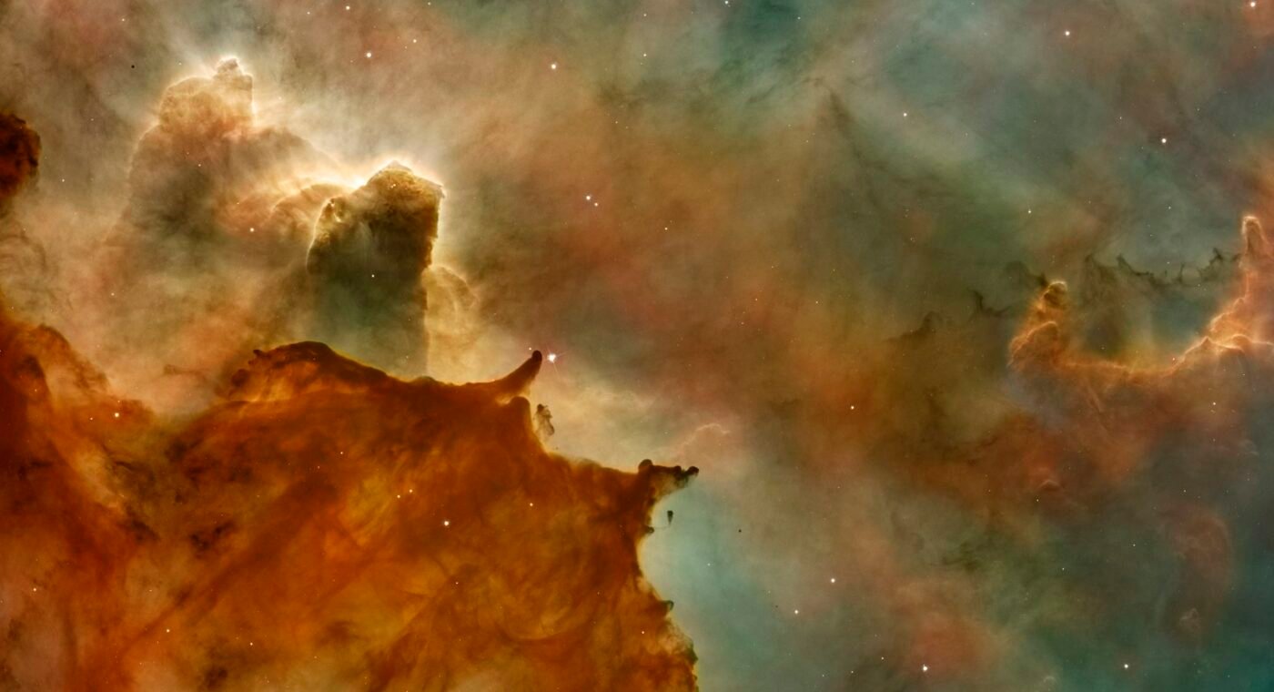 Telescópio Webb revela panorama deslumbrante de berçário de estrelas na constelação de Perseu