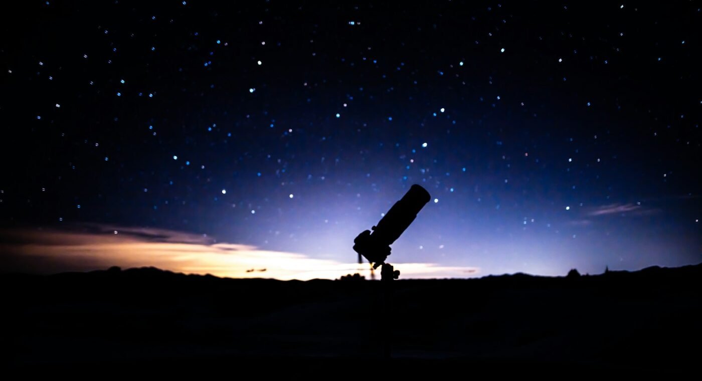 Astrónomos do MIT apanham uma estrela a «alimentar-se» lentamente de uma anã castanha