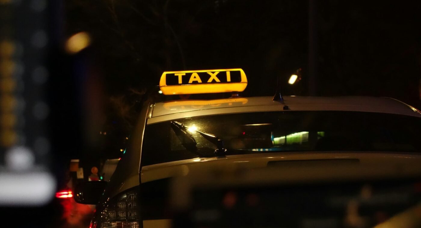 Chengdu driver pledges free rides home for blind passenger
