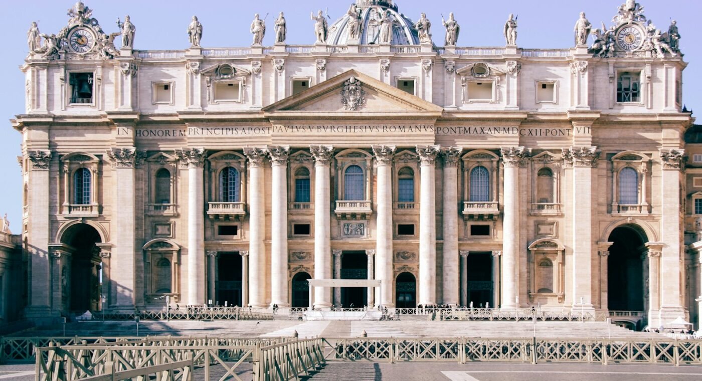 Pope Leo XIV says he has overcome a «delicate phase» and will gradually resume his activities