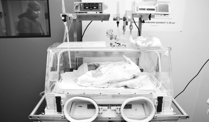 Probiotics linked to fewer deaths in very preterm babies in Sweden
