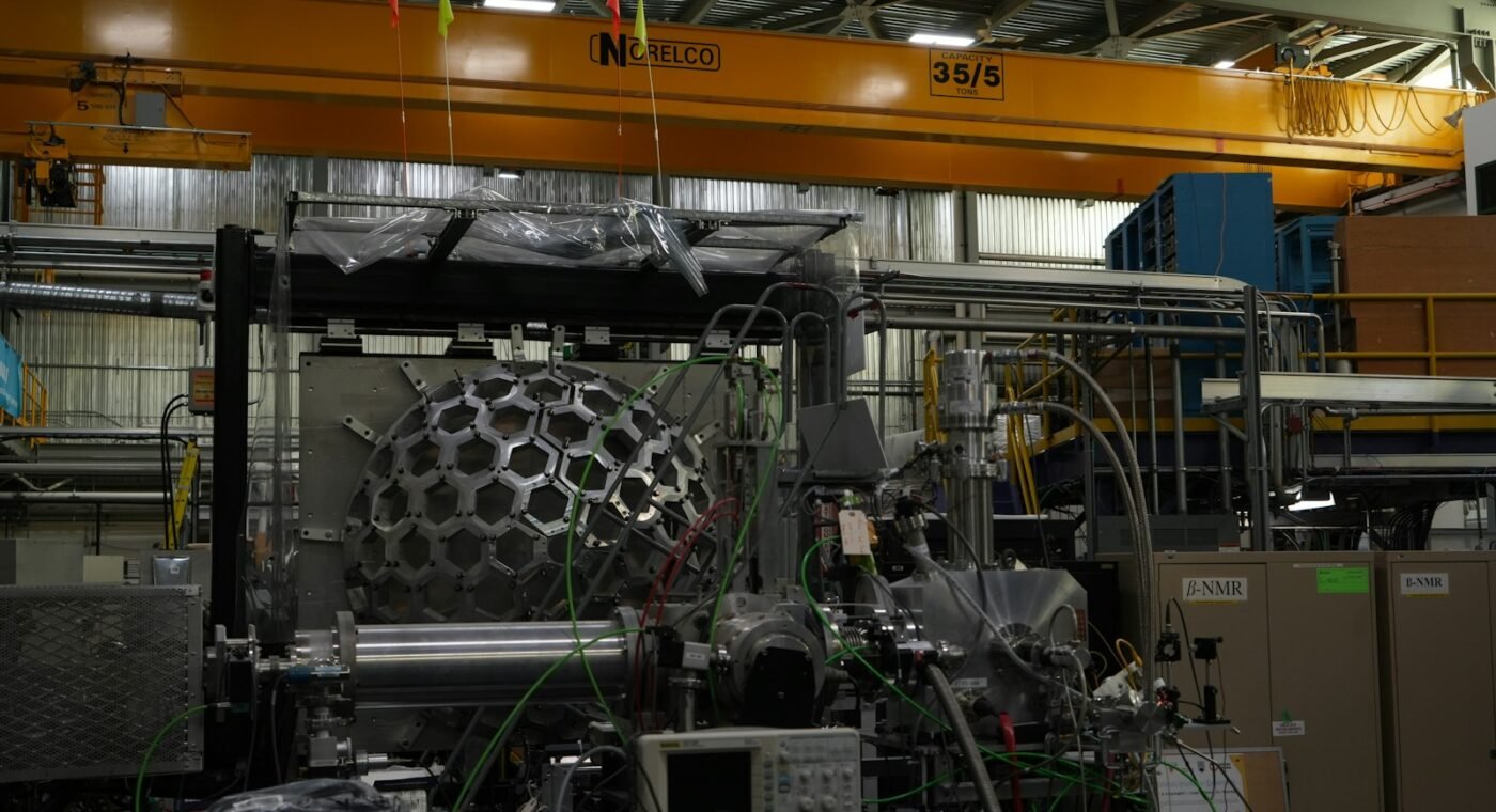 Cambridge opens a quantum centre that will host a 256-qubit computer