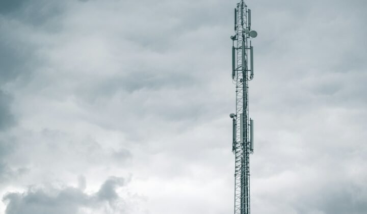 Laser and plasma antenna transmits radio signals like a "lightsaber"
