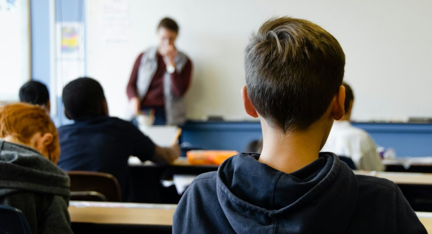 Trabalho infantil no Brasil cai 9,2% e as piores formas atingem o mínimo da série do IBGE