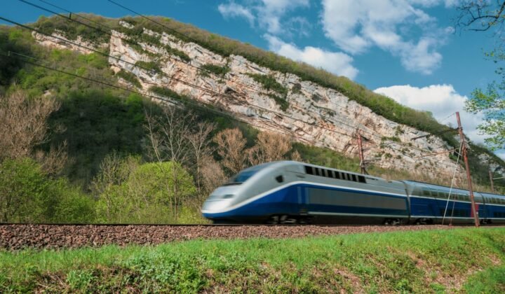 France puts its first battery-only regional trains into service