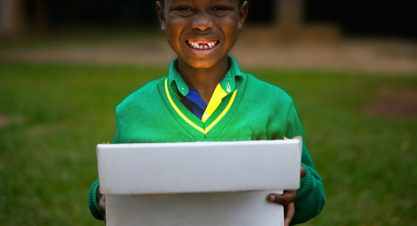 UNICEF leva tecnologia a 15 escolas primárias do Ruanda para reforçar a leitura e a matemática